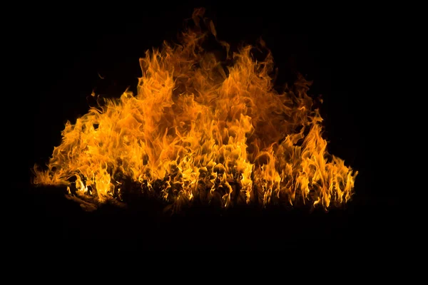 Lángoló lángok fekete háttér — Stock Fotó