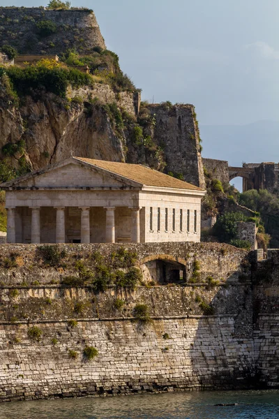 Tempio ellenico sull'isola di Corfù — Foto Stock