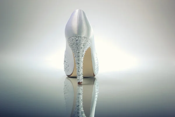 Elegant Brides white shoe — Stock Photo, Image