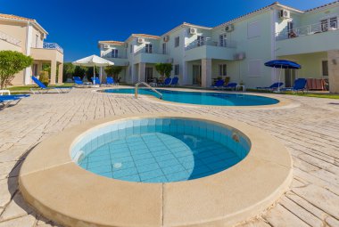 havuzlu lüks villa