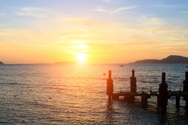 Beautiful sunrise in Rawai Phuket — Stock Photo, Image