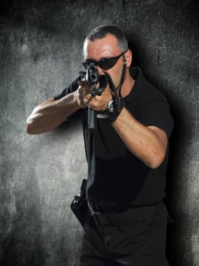 büyük silahları ile çekim