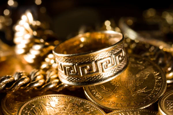 Jewels and gold coins — Stock Photo, Image
