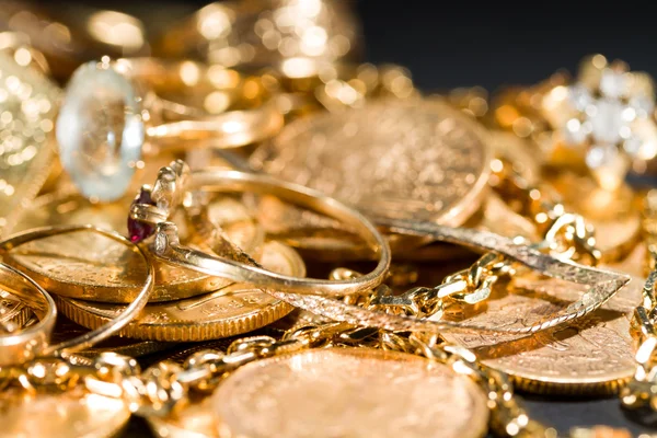 Jewels and gold coins — Stock Photo, Image