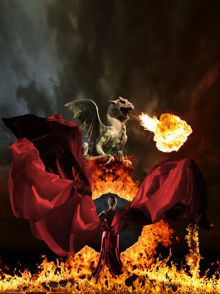 Гламур жінка і дракон — стокове фото