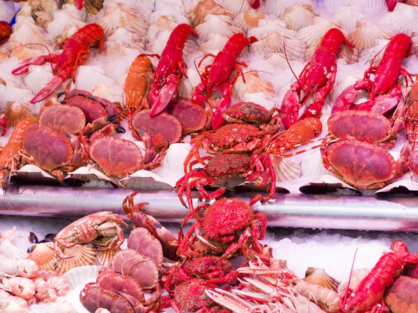 Fresh seafood in fish market — Stock Photo, Image