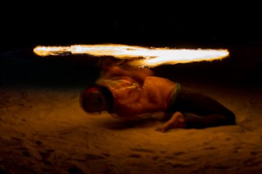 phi phi Island, Tayland tarihinde gece ateş gösterisi