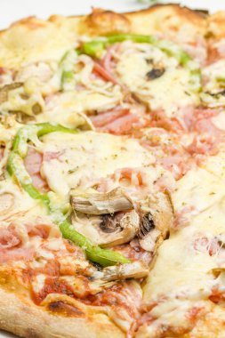 restoranda taze pizza