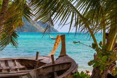 Laem ka beach phuket Adası