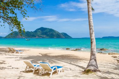 Laem ka beach phuket Adası