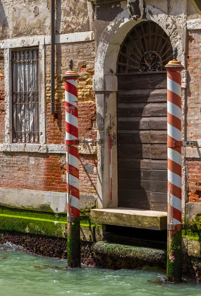 Venedig, Canal Grande und historische Wohnhäuser — Stockfoto