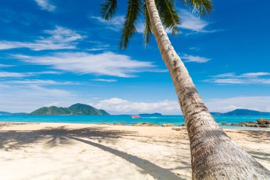 Laem ka beach phuket Adası