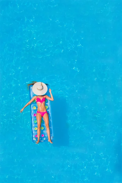 Relaxing in a pool — Stock Photo, Image