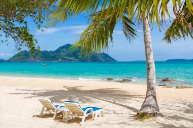 Laem ka beach phuket Adası