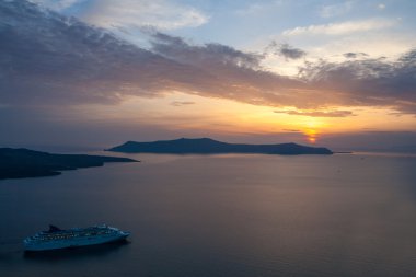 Santorini'de fira görüntüleyin