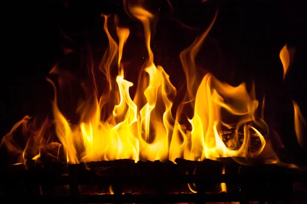 Tűz a kandallóban — Stock Fotó