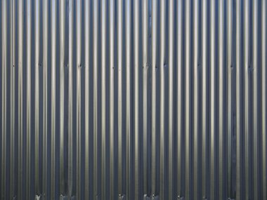 gümüş metal perde