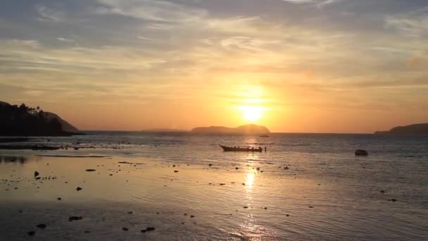 Zonsopgang in rawai — Stockvideo