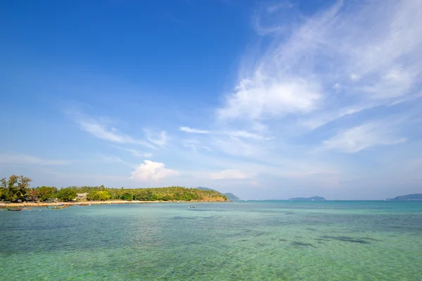 Bahía exótica de Rawai en la isla de Phuket — Foto de Stock