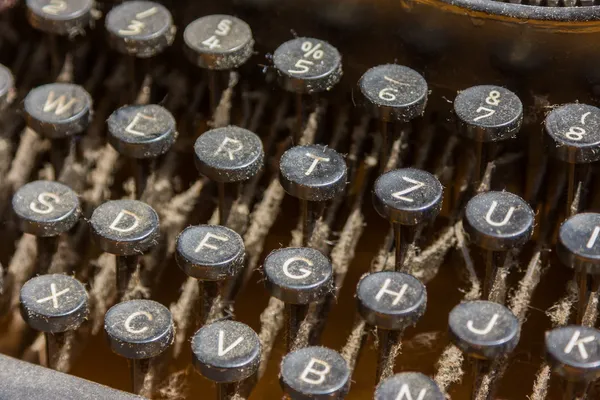 Photo rapprochée des clés de la machine à écrire antique — Photo