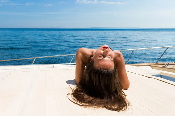 Young woman Sailing — Stock Photo, Image