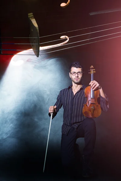 Handsome Male violonist — Stock Photo, Image