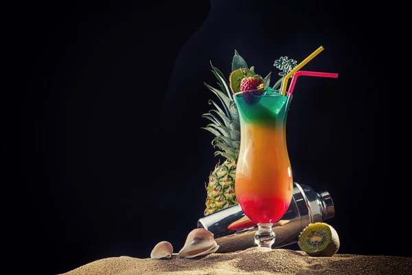 Тропический секс на пляже коктейль с шейкером — стоковое фото