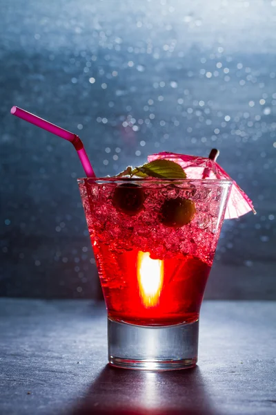 Jordgubbscocktail i ett glas — Stockfoto