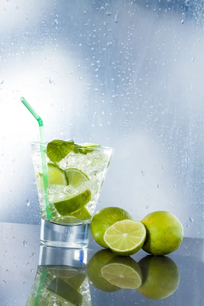 Mojito-Cocktail im Club — Stockfoto