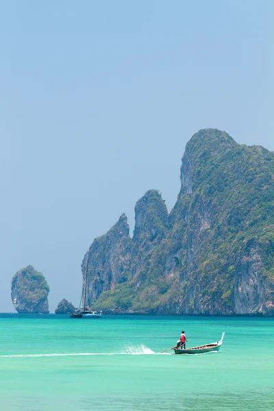 Wunderschöne bucht von phi phi insel thailand — Stockfoto