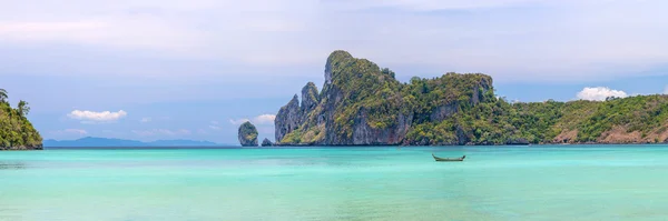 Hermosa bahía de Phi Phi isla Tailandia — Foto de Stock