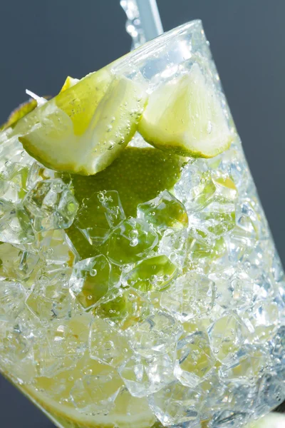 Cocktail mojito au club — Photo