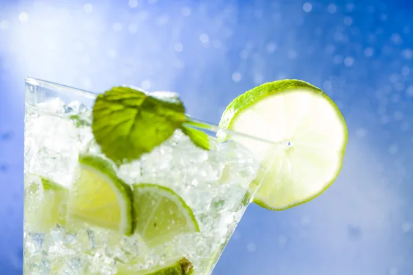 Mojito cocktail in de club — Stockfoto