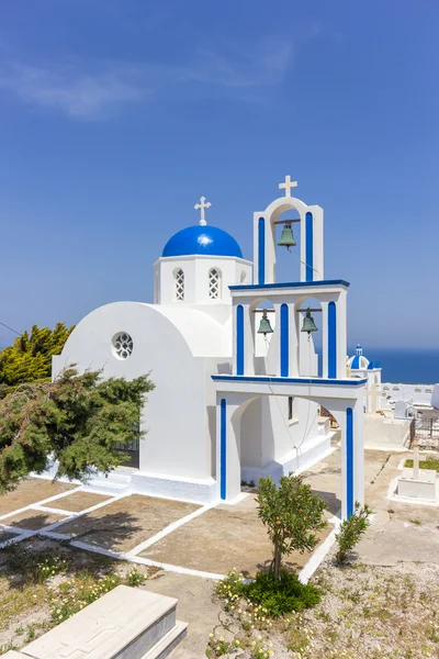 Kopule kostela v santorini Řecko — Stock fotografie