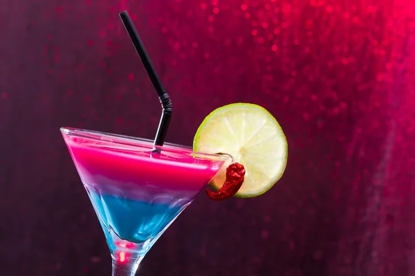 Färsk tropisk cocktail — Stockfoto