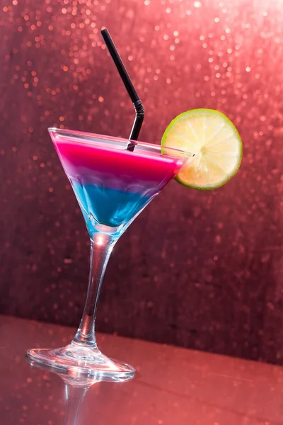 Frischer tropischer Cocktail — Stockfoto