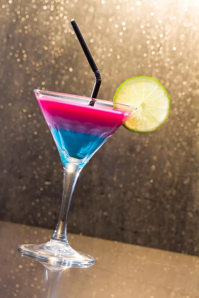 Cocktail tropical fresco — Fotografia de Stock