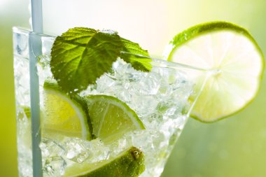 Mojito club adlı kokteyl