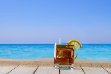 Cuba libre güvertede kokteyl 