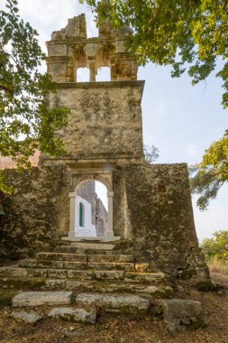 Korfu bir Yunan Ortodoks Manastırı kalıntıları