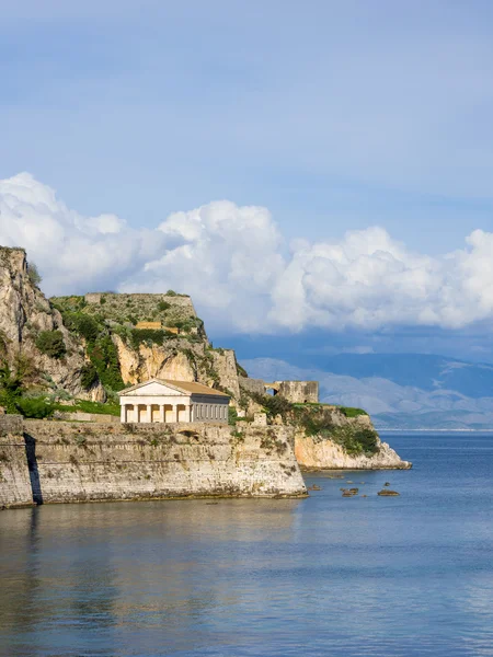 Hellenic temple and old castle at Corfu — Stock Photo, Image