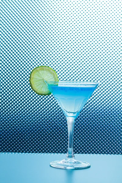 Cocktail with blue caracao caviar — Stock Photo, Image