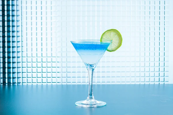 Cocktail with blue caracao caviar — Stock Photo, Image