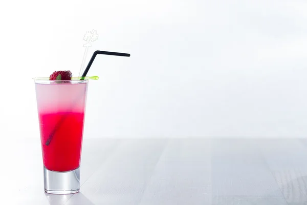 Fresh strawberry cocktail over white — Stock Photo, Image