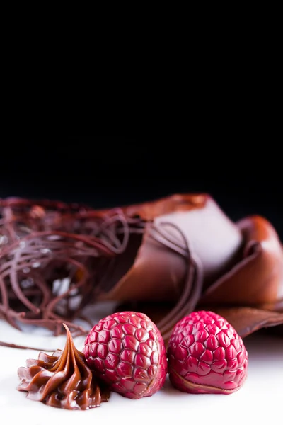 Pastel de chocolate con frambuesa — Foto de Stock