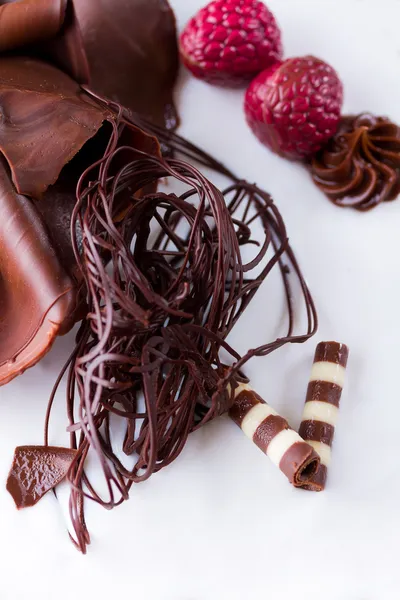 Schokoladenkuchen mit Himbeere — Stockfoto