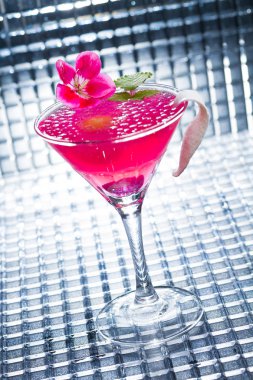 Moleküler mixology - havyar ile kokteyl 