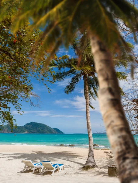 Vackra tropiska vit sandstrand, thailand — Stockfoto