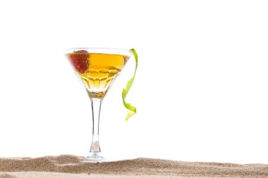 kum üzerinde taze kokteyl