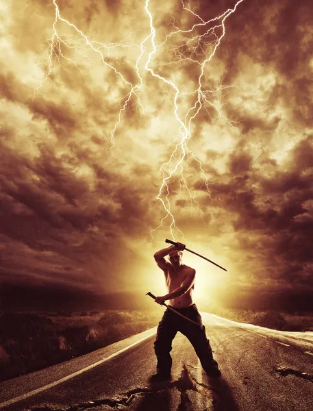 Warrior op weg met zijn katana — Stockfoto